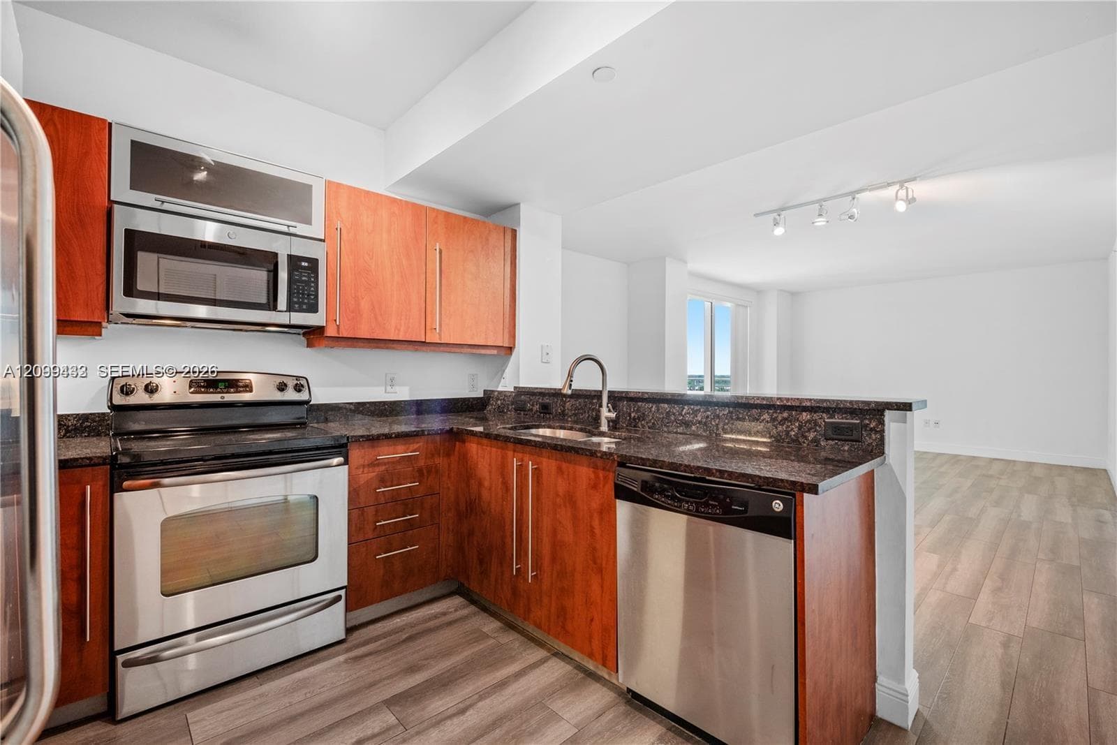 TOSCANO CONDO · #706S in Miami - Photo 5