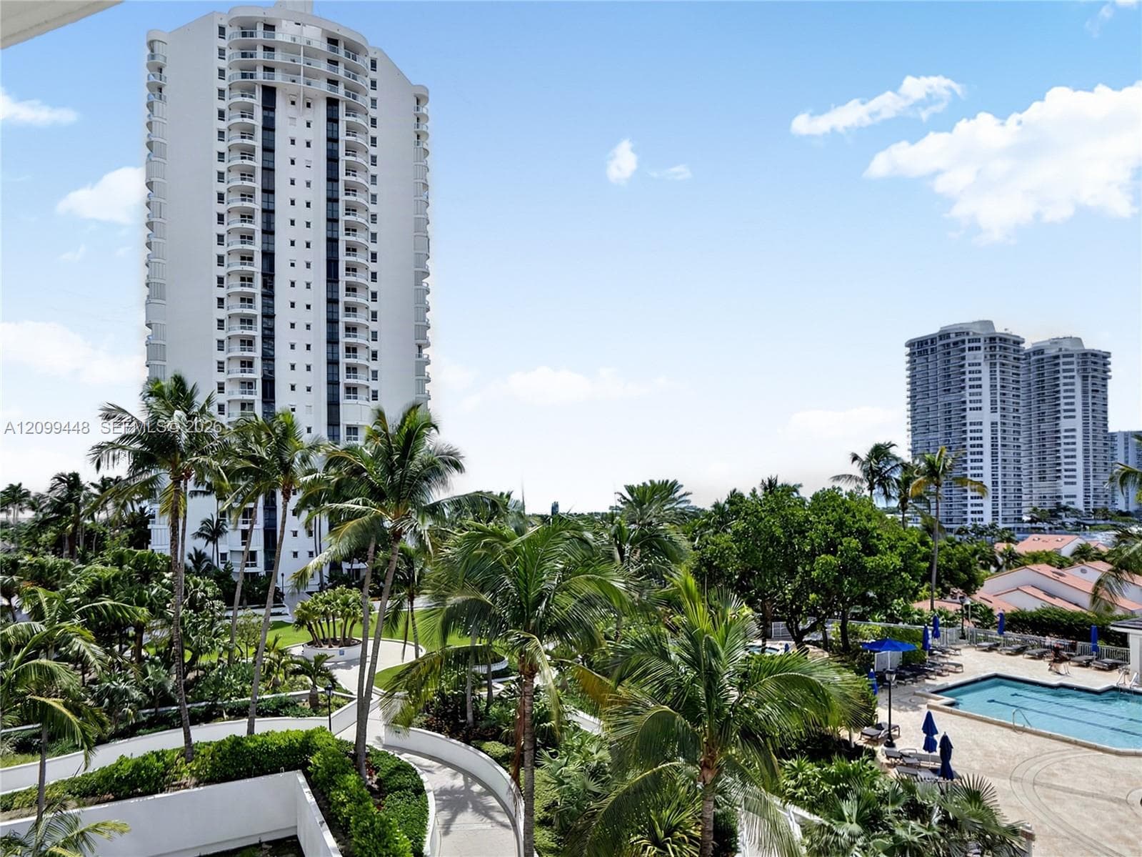 SOUTH TOWER AT THE POINT · #710 in Aventura - Photo 34