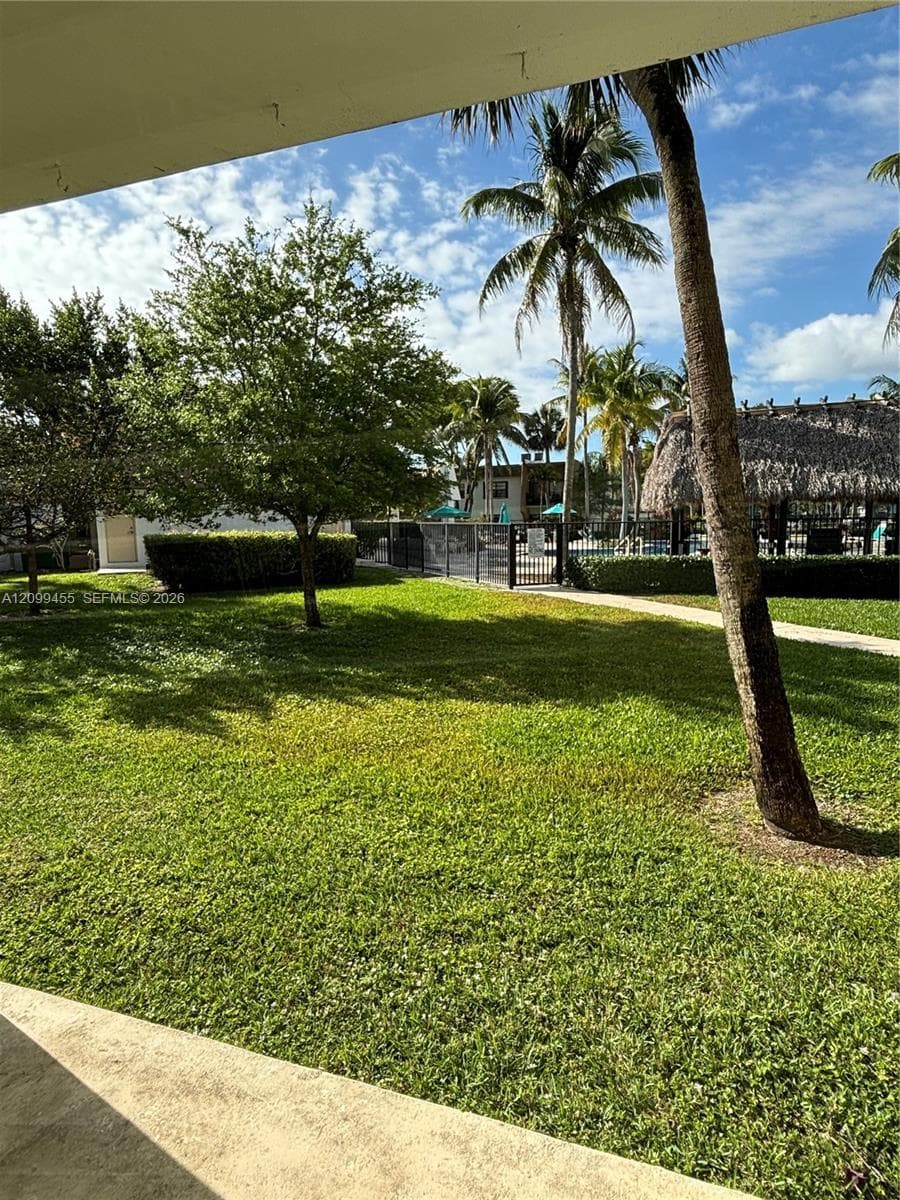 SUNRISE POINT CONDO BLDG · #113 in Pinecrest - Photo 17