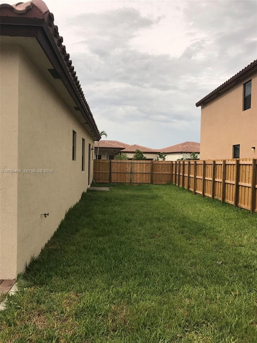 3452 SE 2nd Dr photo 34