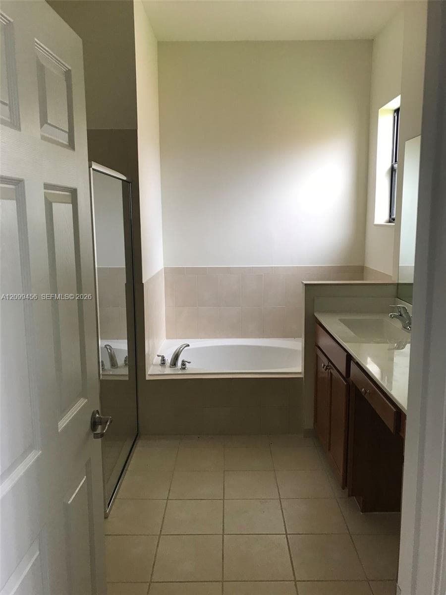 3452 SE 2nd Dr photo 11