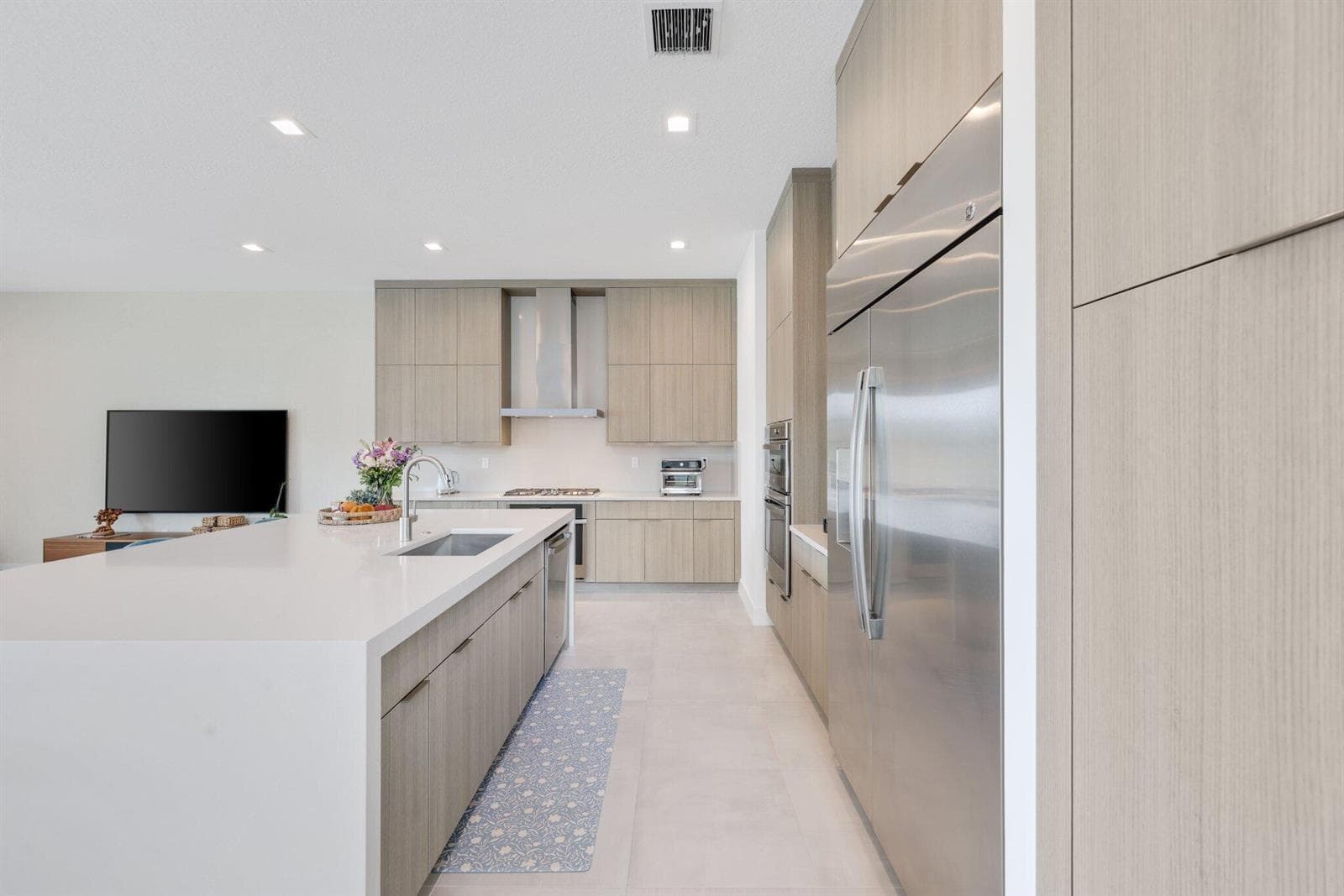 9682 Juniper Bay Ave - 14.jpg-SMALL