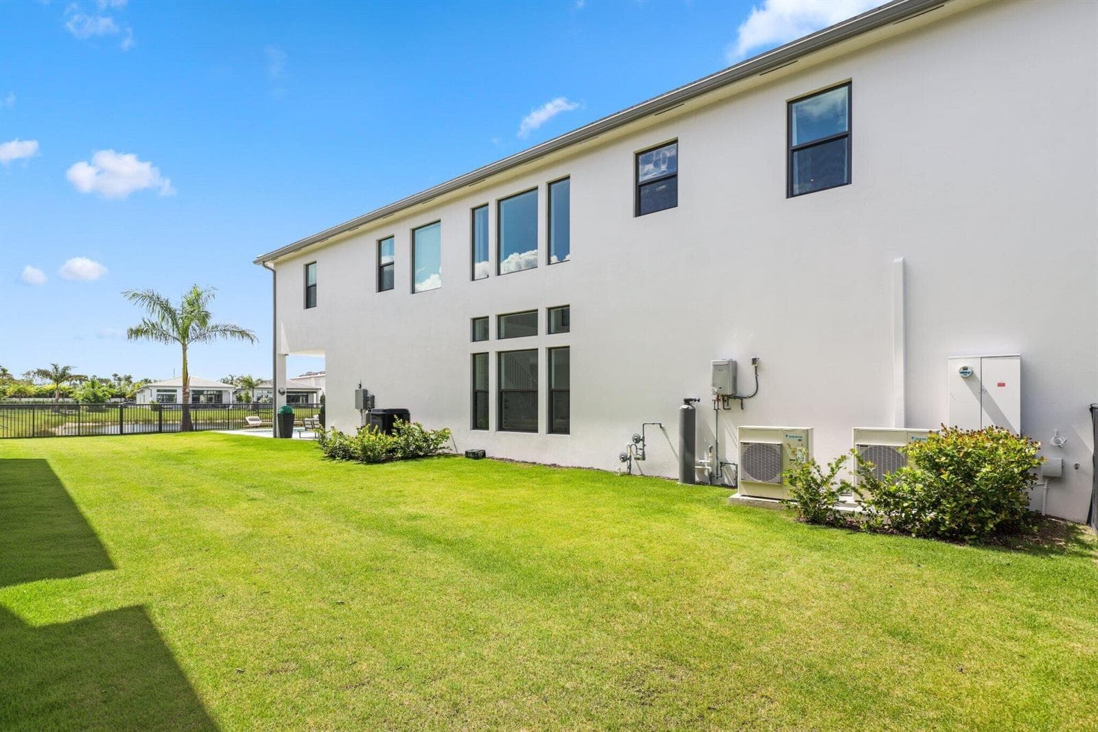 9682 Juniper Bay Ave - 31.jpg-SMALL