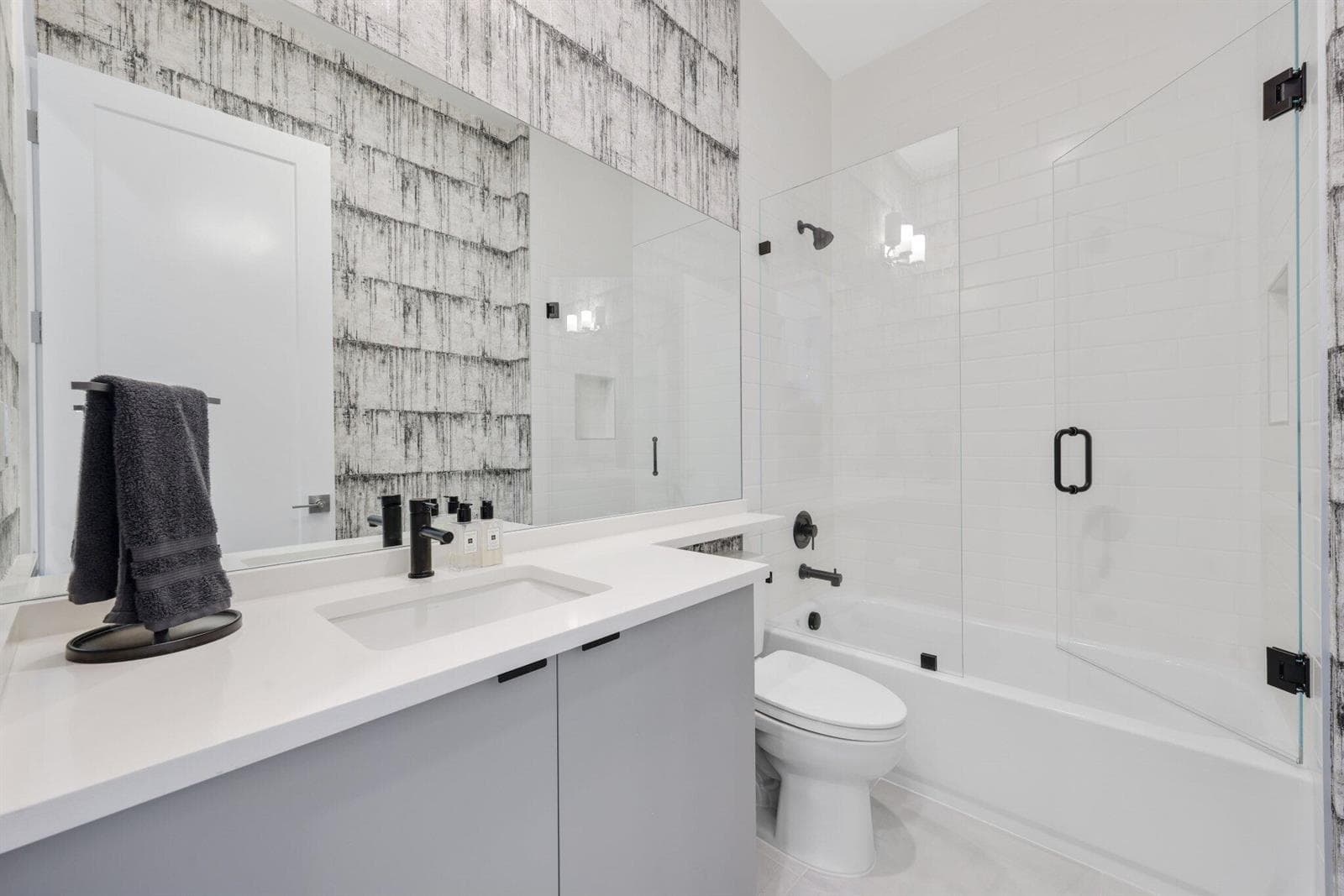 9682 Juniper Bay Ave - 50.jpg-SMALL