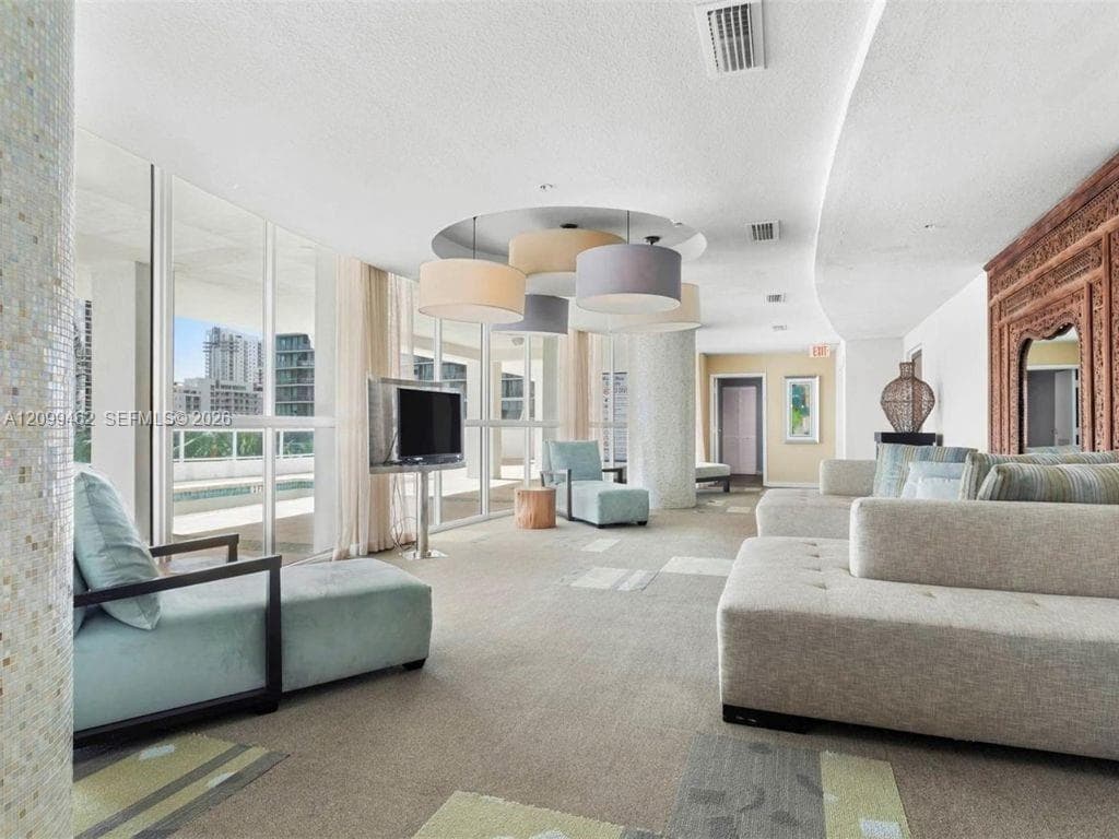 MOON BAY OF MIAMI CONDO · #803 in Miami - Photo 2