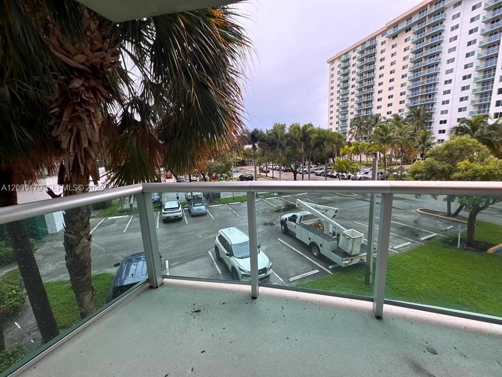 OCEANVIEW BUILDING B COND · #221 in Sunny Isles Beach - Photo 3