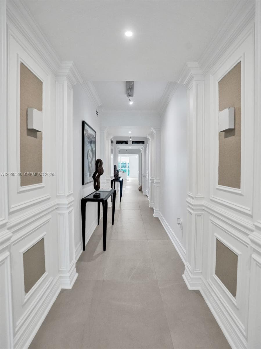 hallway to the bedrooms