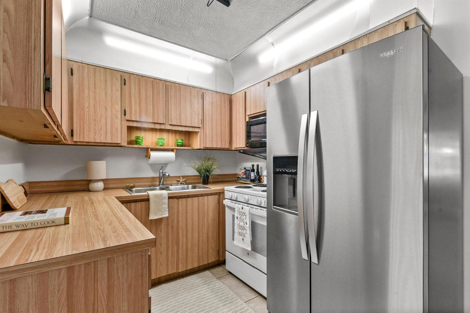 12229ColonyAve Kitchen 2
