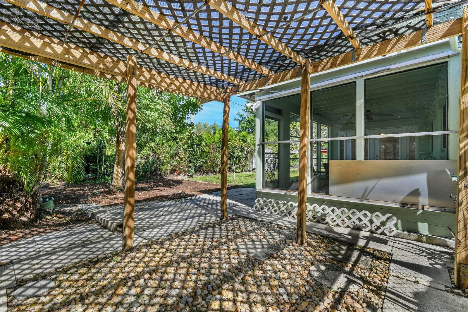 12229ColonyAve Orchid Garden!
