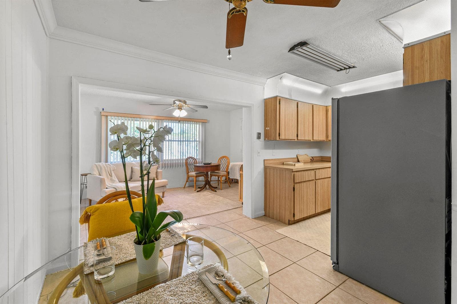 12229ColonyAve Dining Area 2