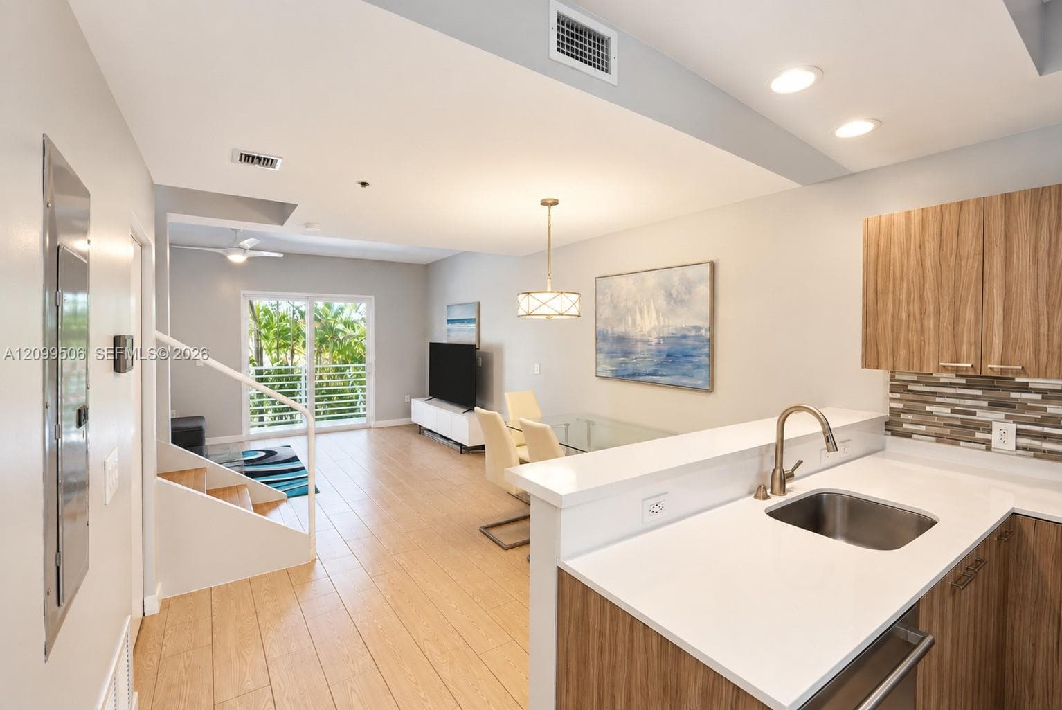 619 Meridian Ave #4 photo 2
