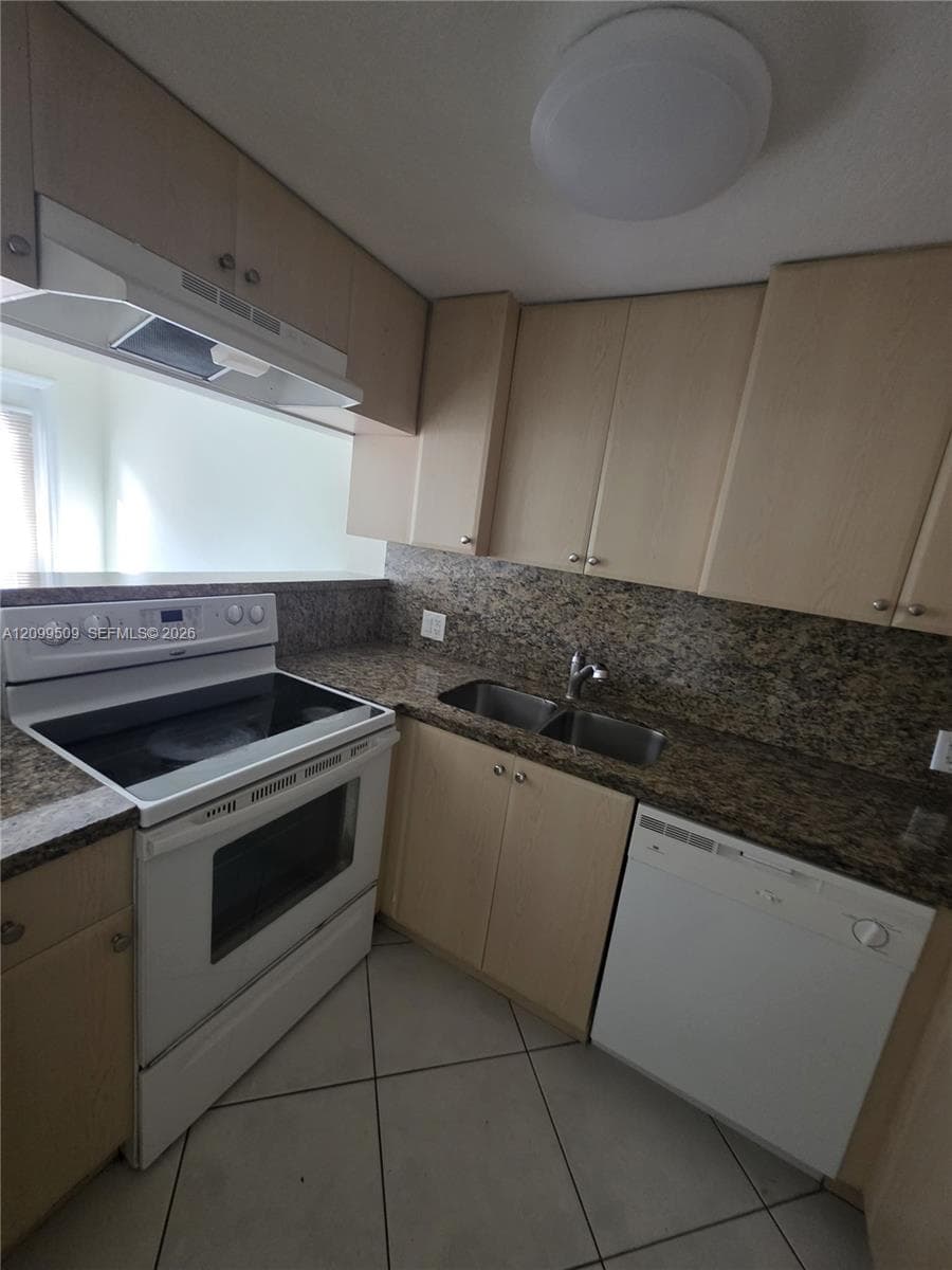 THE SHAMROCK CONDO · #202 in Miami - Photo 3