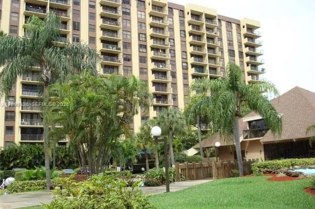 GREENWICH PH I CONDO · #A1006 in North Miami - Photo 1