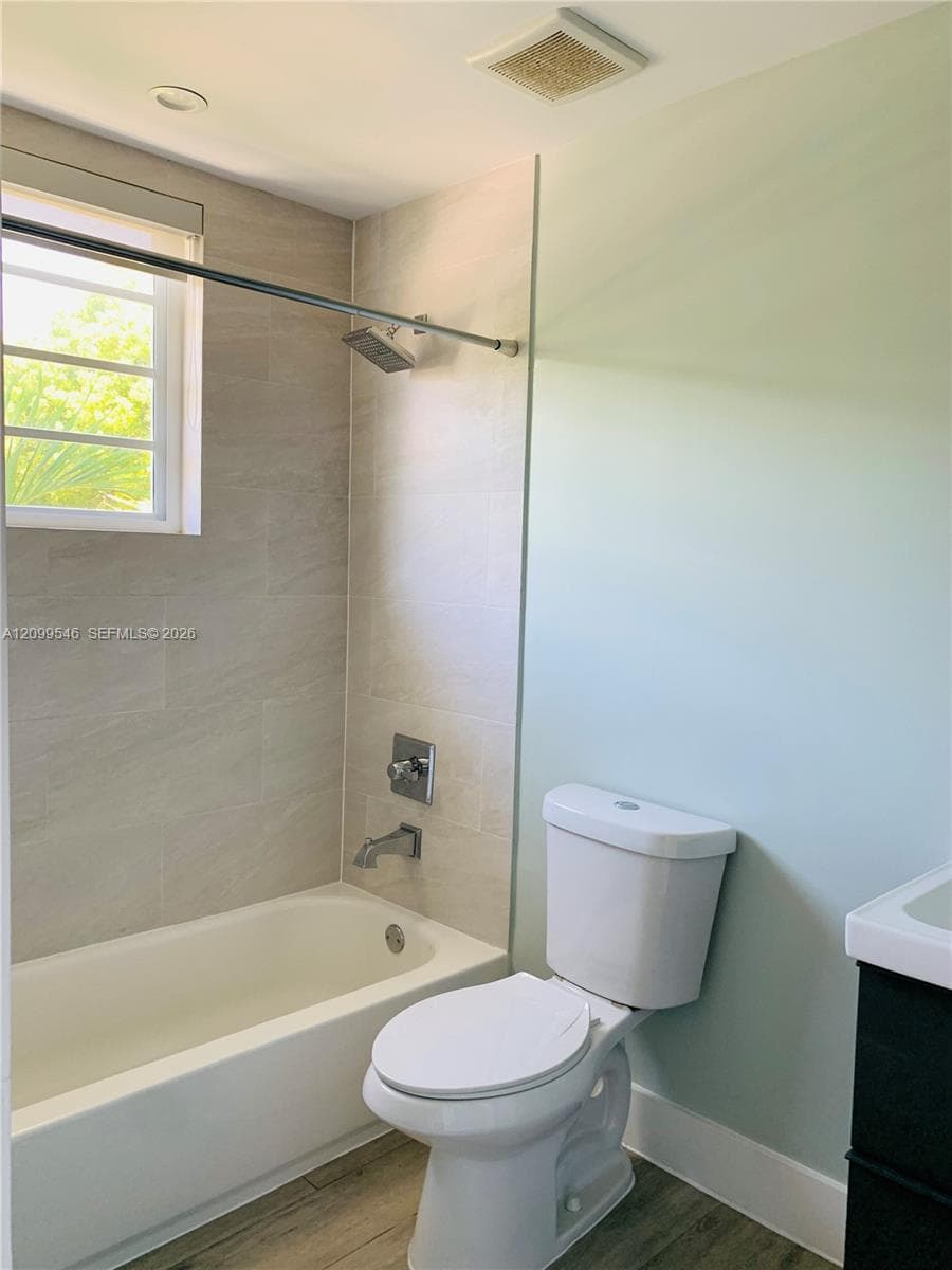 LENOX MANOR · #17 in Miami Beach - Photo 5