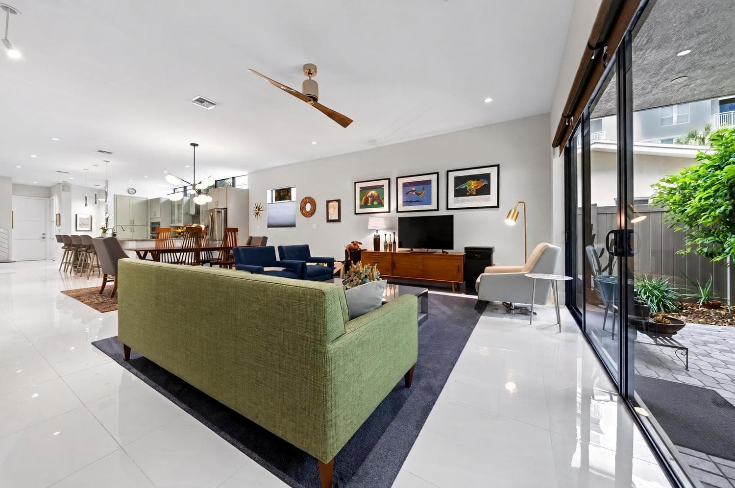 016-045-Living Room-1500x996