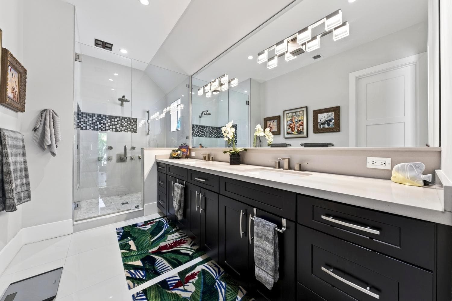 044-009-Primary Bath-1500x999