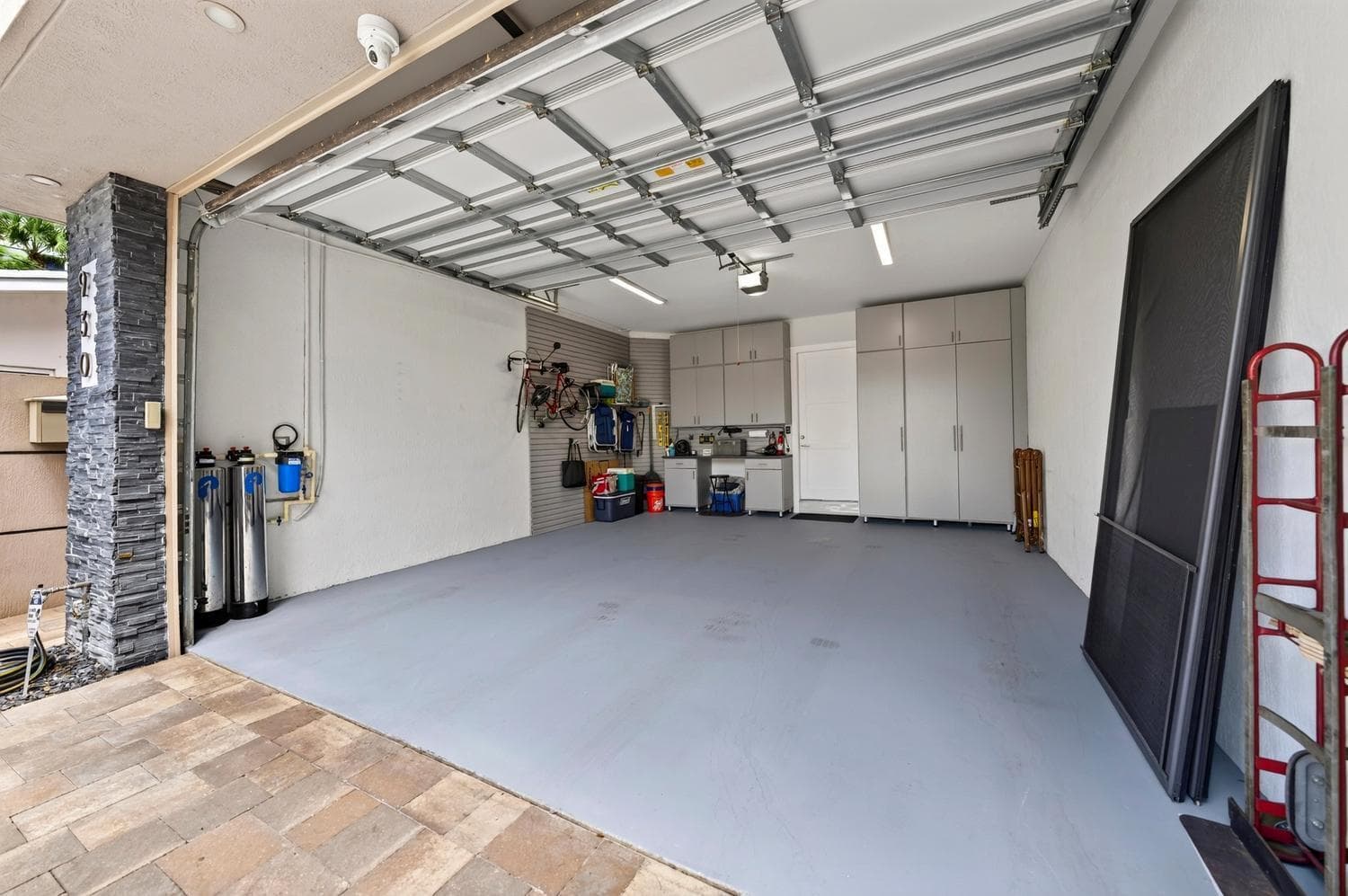 027-039-Garage-1500x997