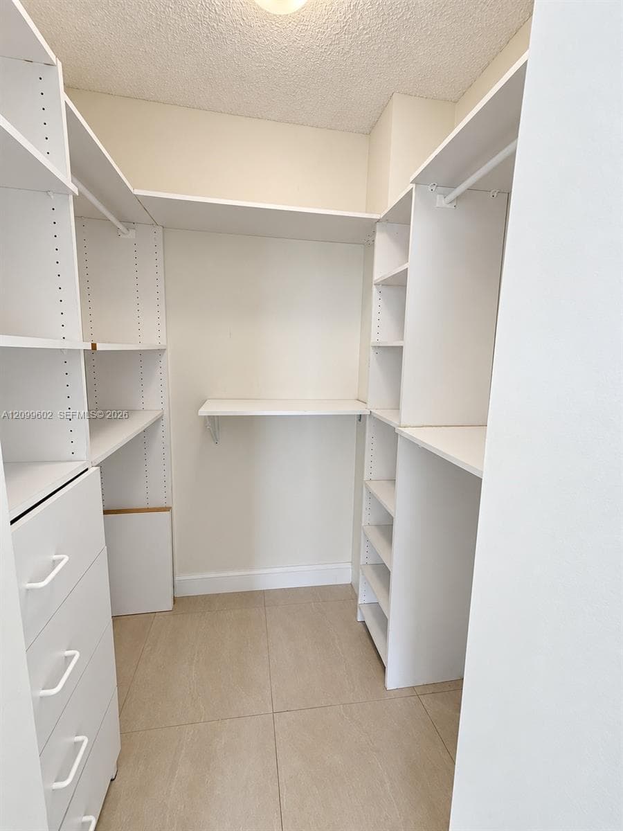 Hamptons West · #809 in Aventura - Photo 23