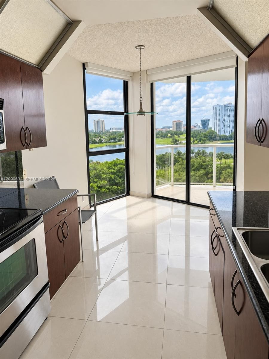 Hamptons West · #809 in Aventura - Photo 6