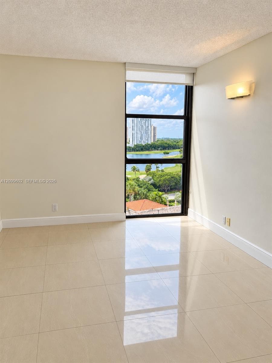 Hamptons West · #809 in Aventura - Photo 22