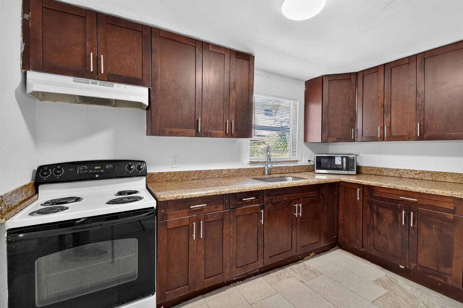 8857thStreet(12)