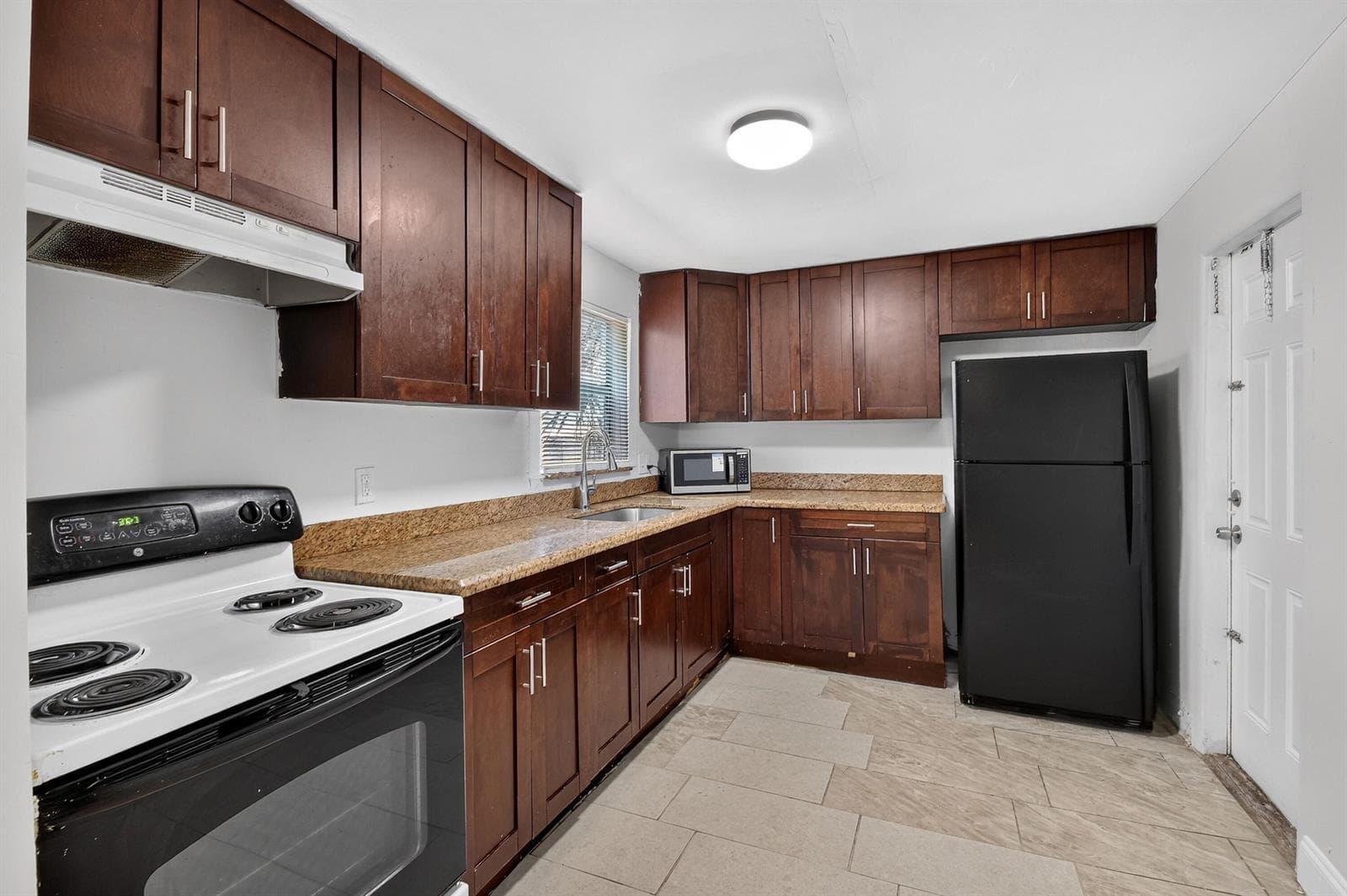 8857thStreet(14)