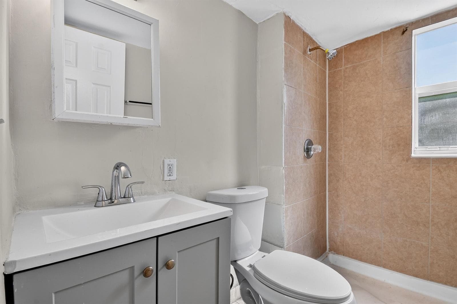 8857thStreet(18)