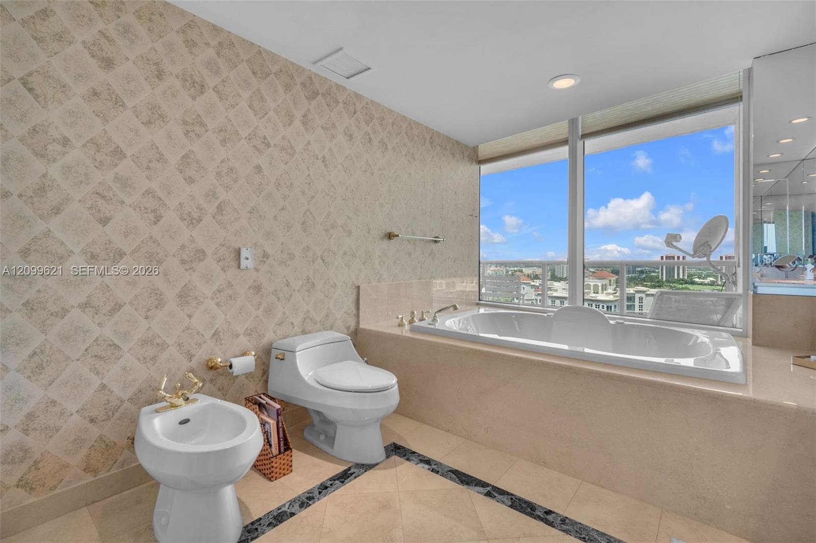 Porto Vita South · #2204 in Aventura - Photo 25