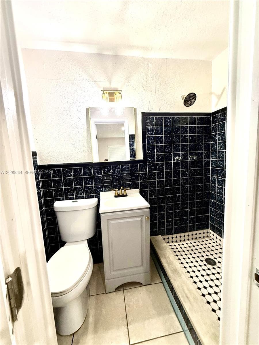 1002 S 28th Ave #0 photo 6