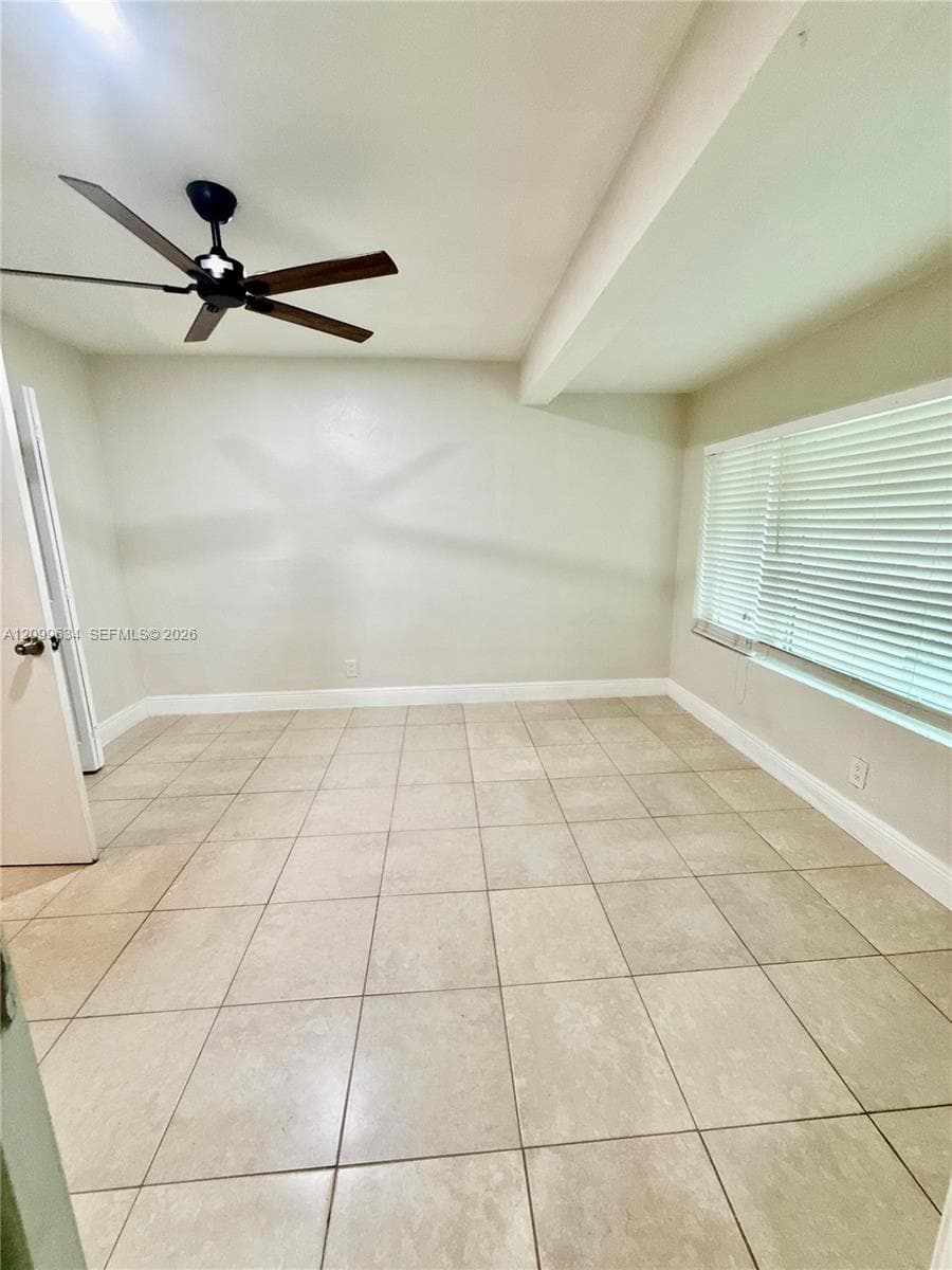 1002 S 28th Ave #0 photo 4