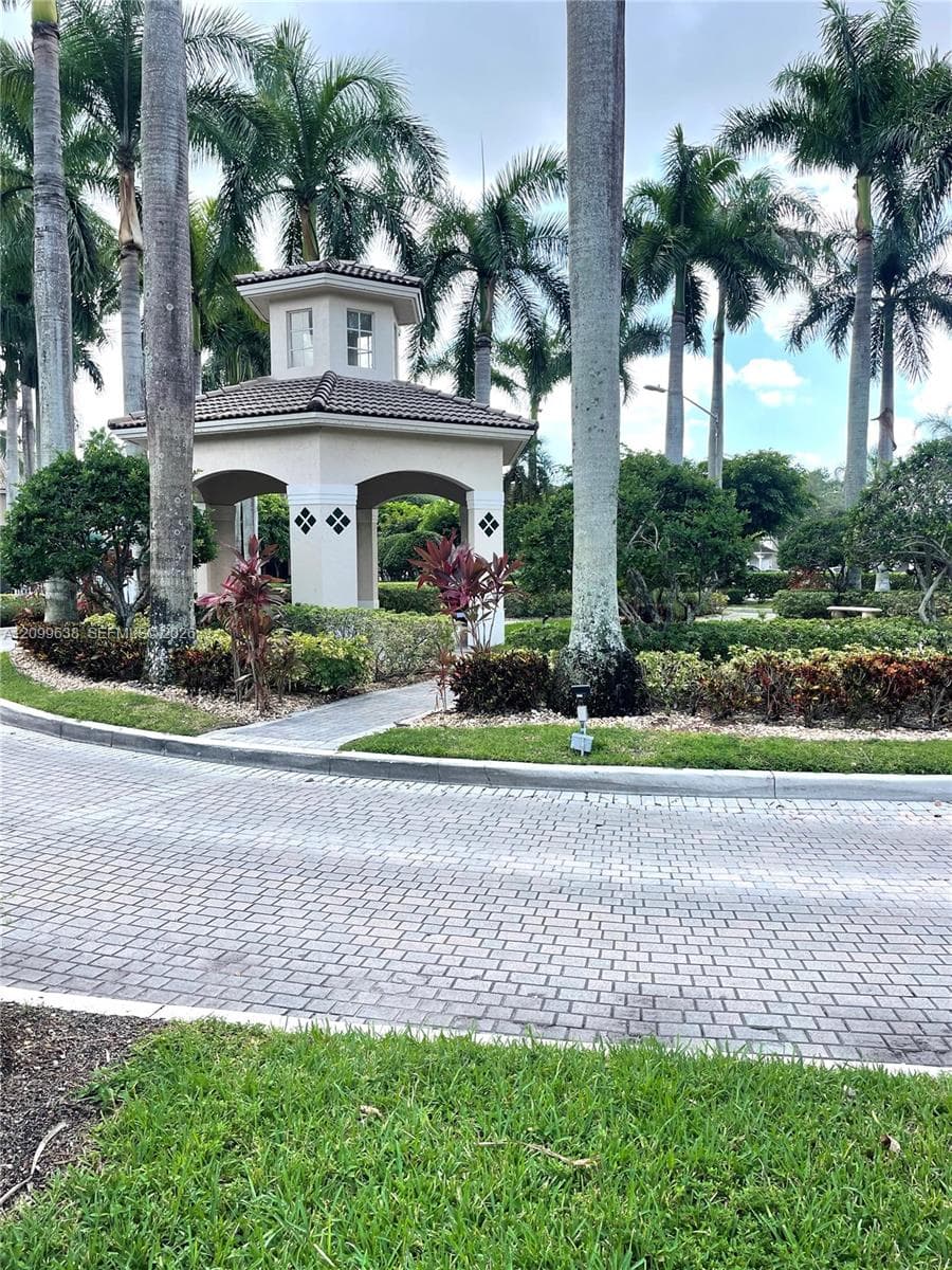 LAS BRISAS · #208 in Doral - Photo 19
