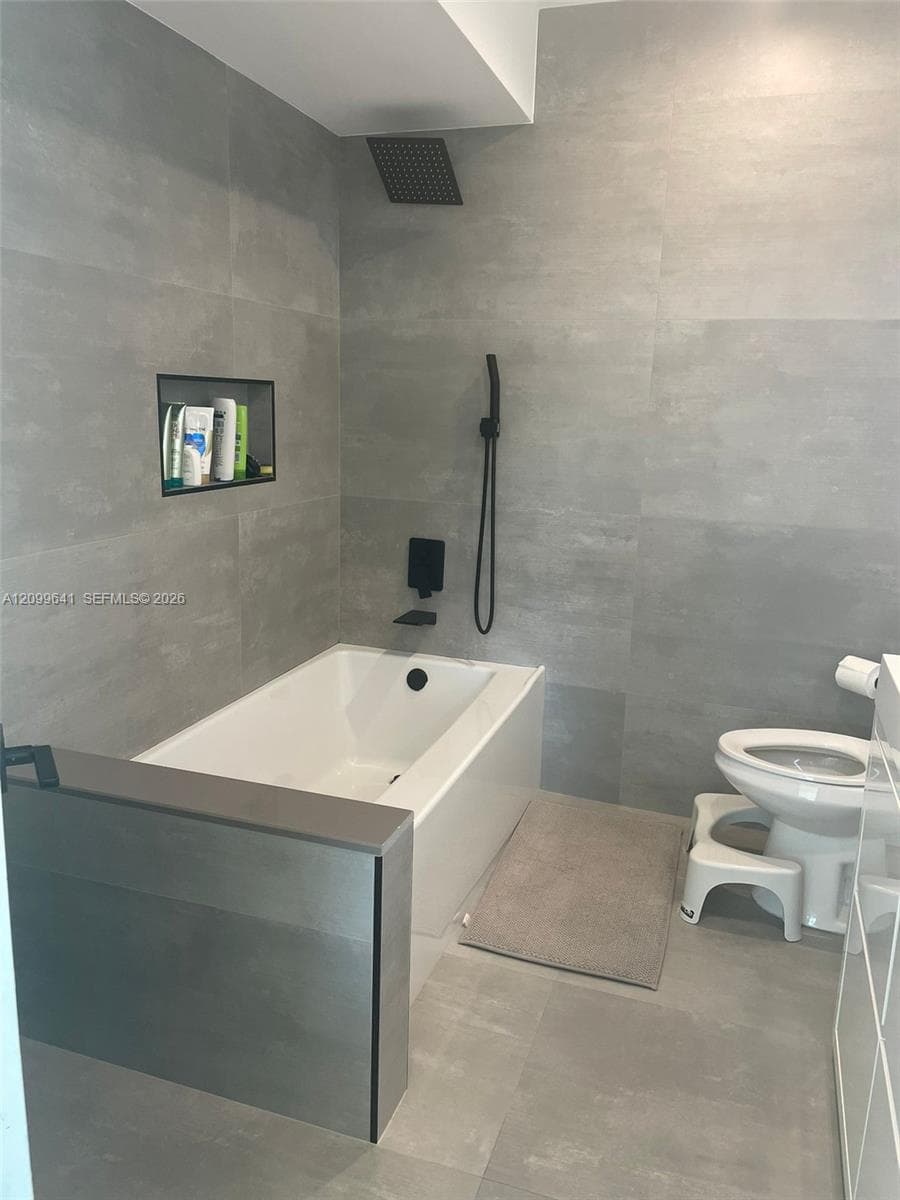 BEACH CLUB VILLAS CONDO · #39 in North Miami Beach - Photo 9