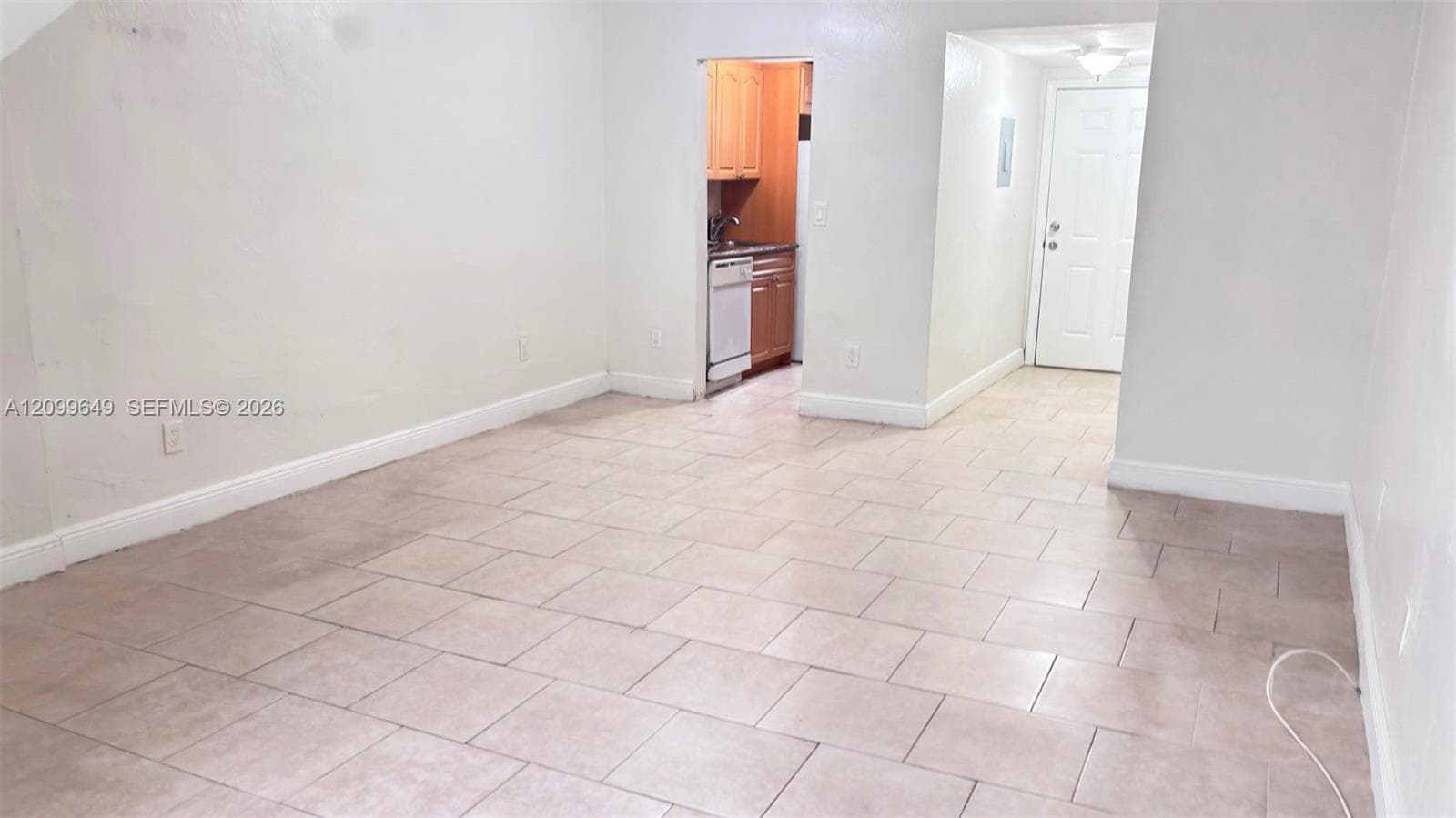 CASTLE APTS CONDO · #406 in Miami - Photo 3