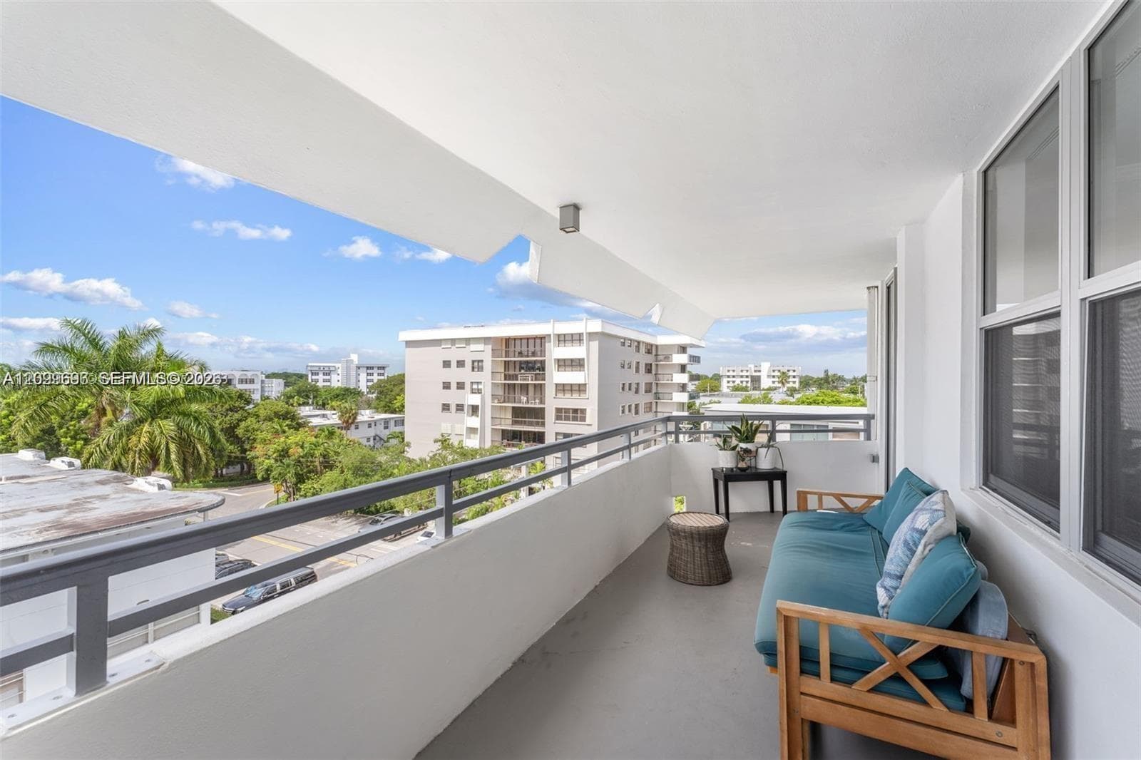 THE VINTAGE CONDO · #612 in Bay Harbor Islands - Photo 1