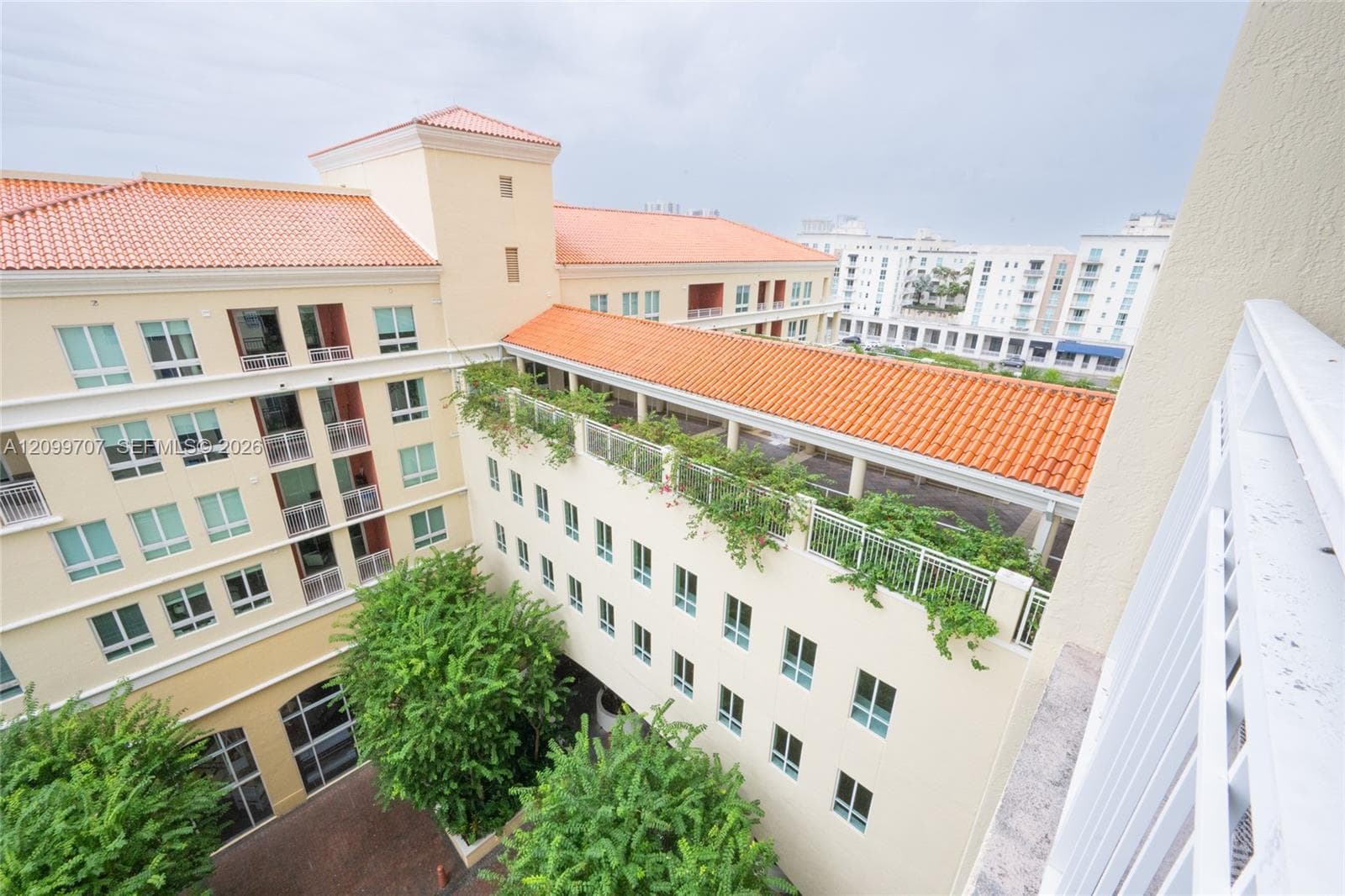TOSCANO CONDO · #817S in Miami - Photo 26