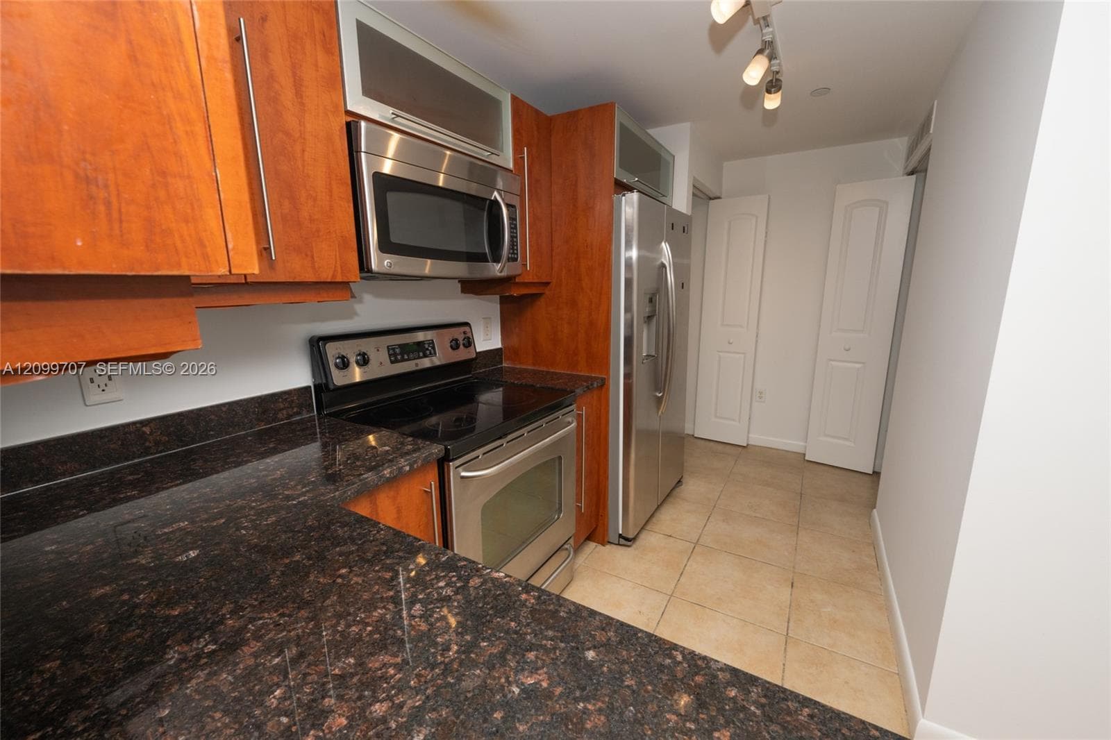 TOSCANO CONDO · #817S in Miami - Photo 18