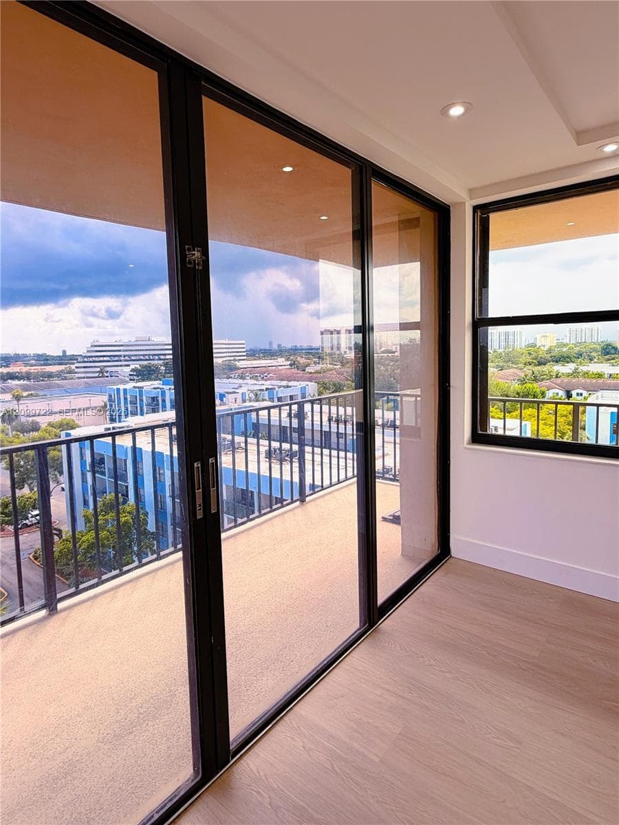 GREENWICH PH I CONDO · #A901 in North Miami - Photo 5