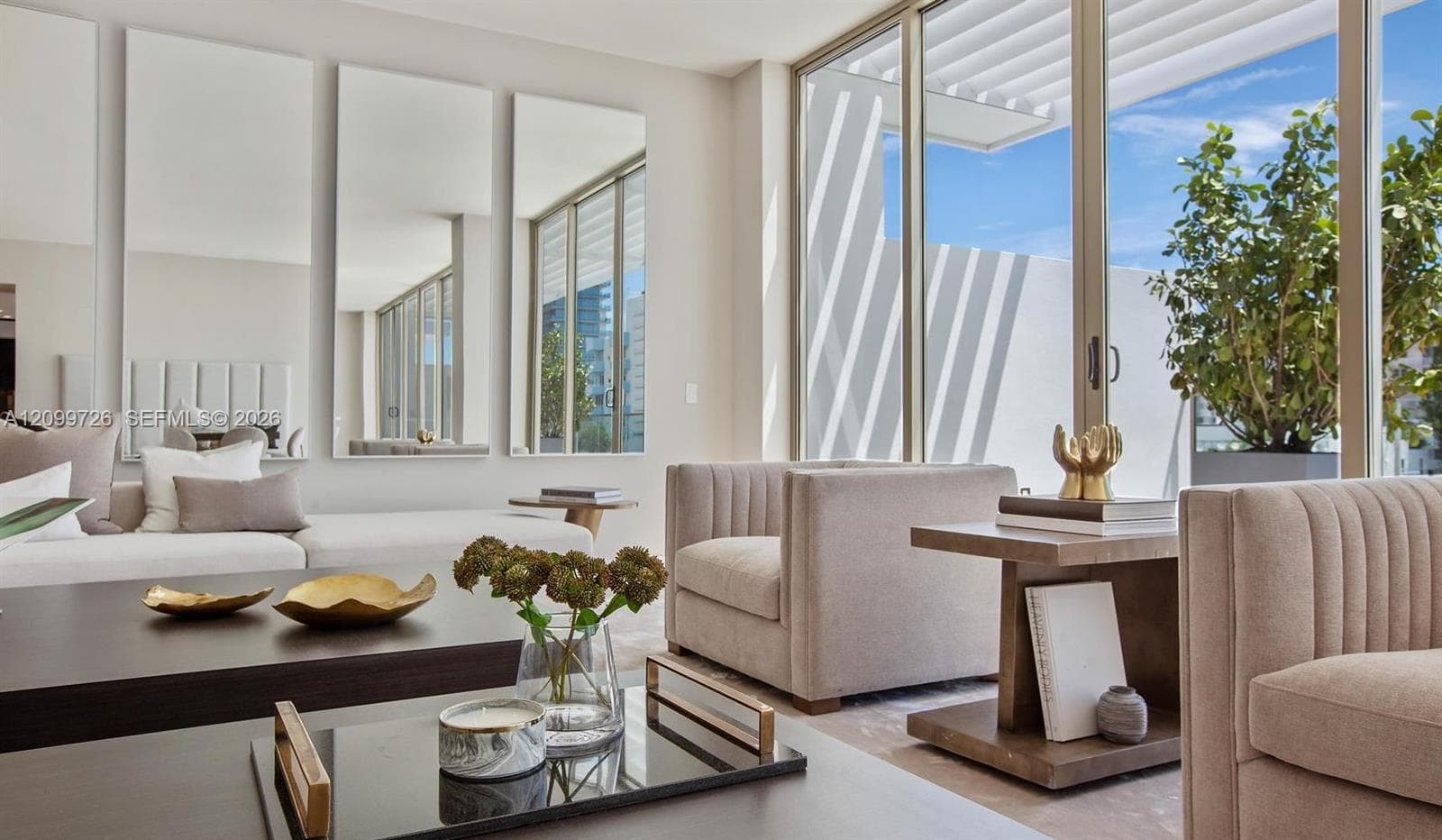 Three Hundred Collins · #PH2 in Miami Beach - Photo 2