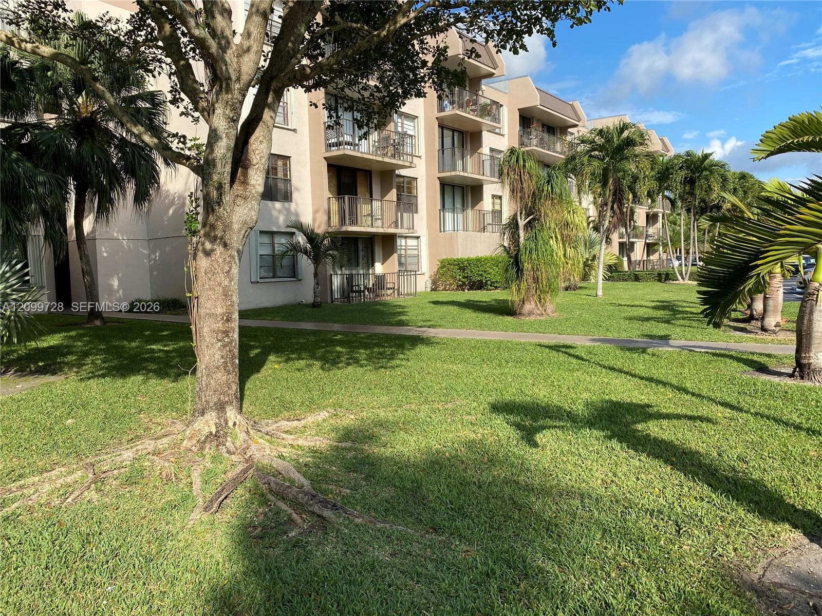 BRIARWINDS CONDOMINIUM · #A411 in Miami - Photo 13