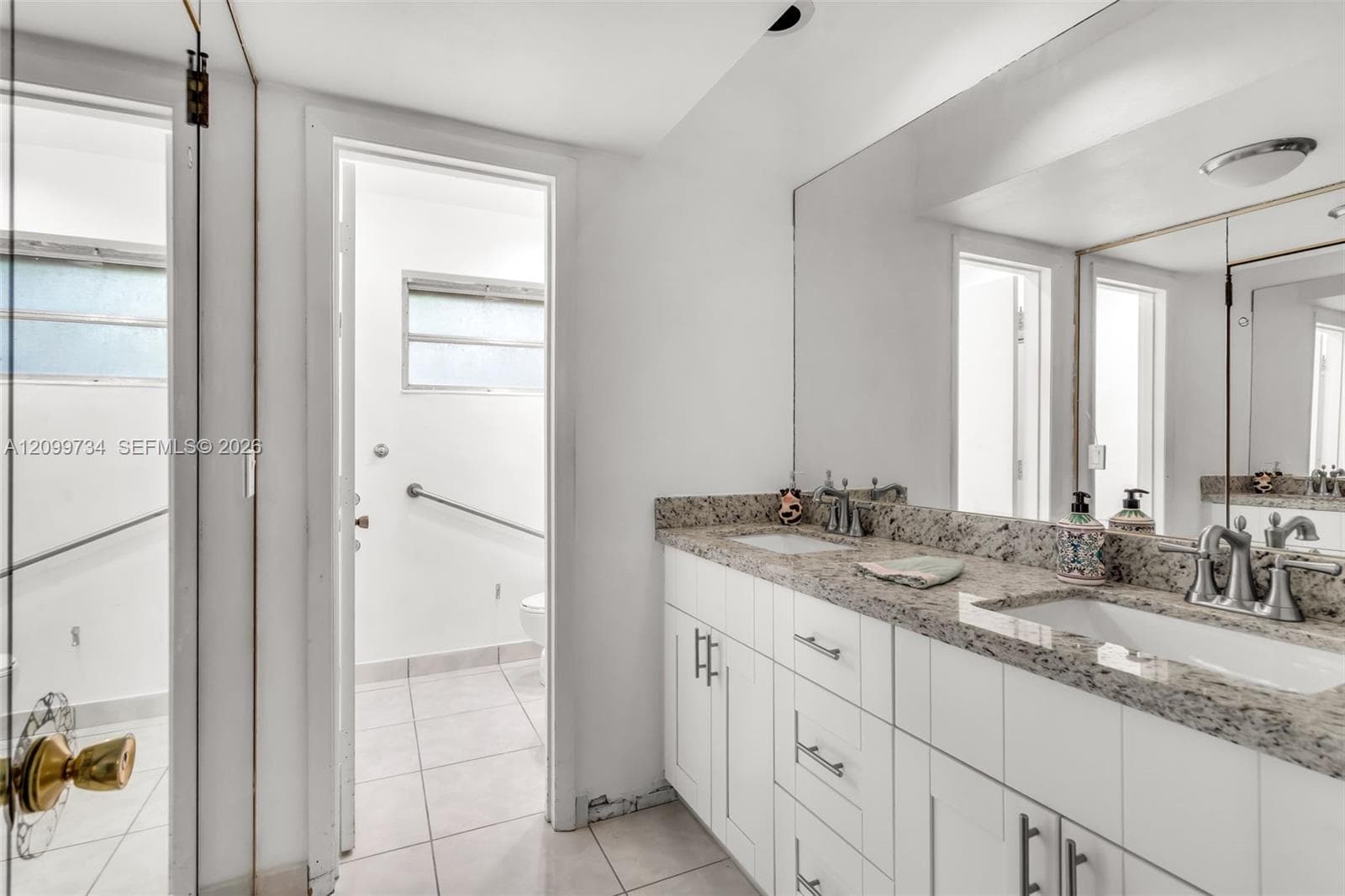 7200 S Miami Lakeway S photo 17