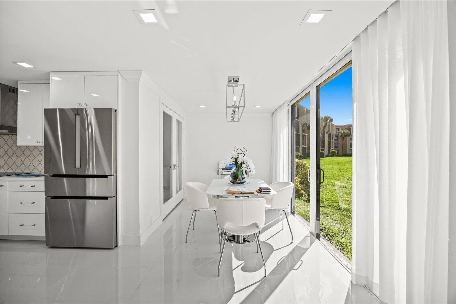 Dinning, Office or Sitting Area