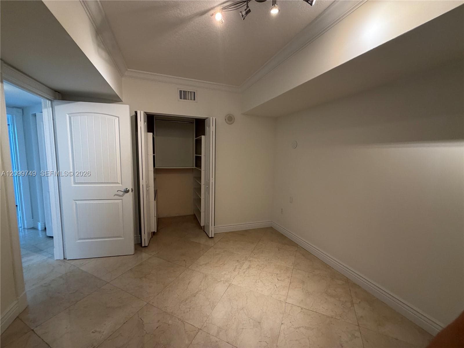 La Perla · #2806 in Sunny Isles Beach - Photo 17