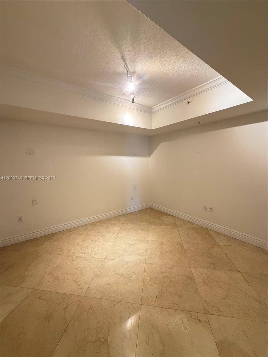 La Perla · #2806 in Sunny Isles Beach - Photo 8