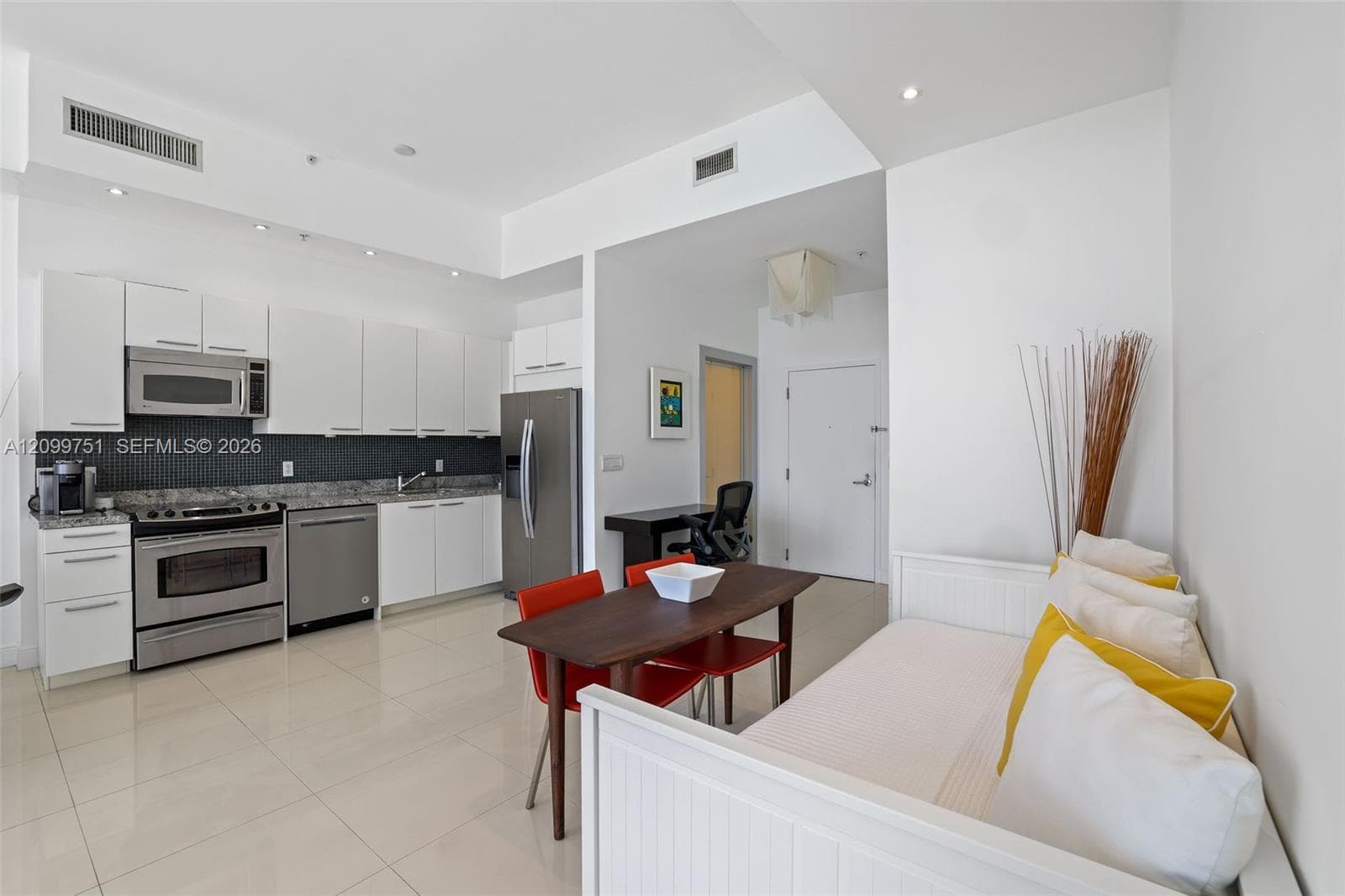 THE MERIDIAN CONDO · #506 in Miami Beach - Photo 9