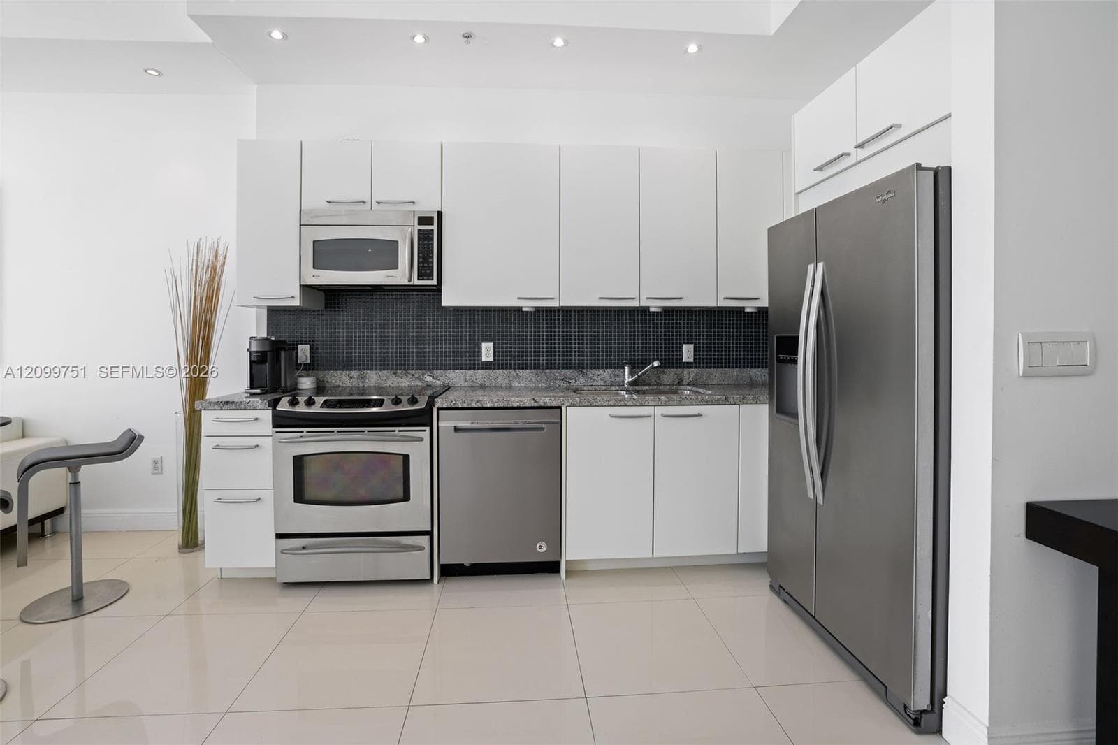 THE MERIDIAN CONDO · #506 in Miami Beach - Photo 8