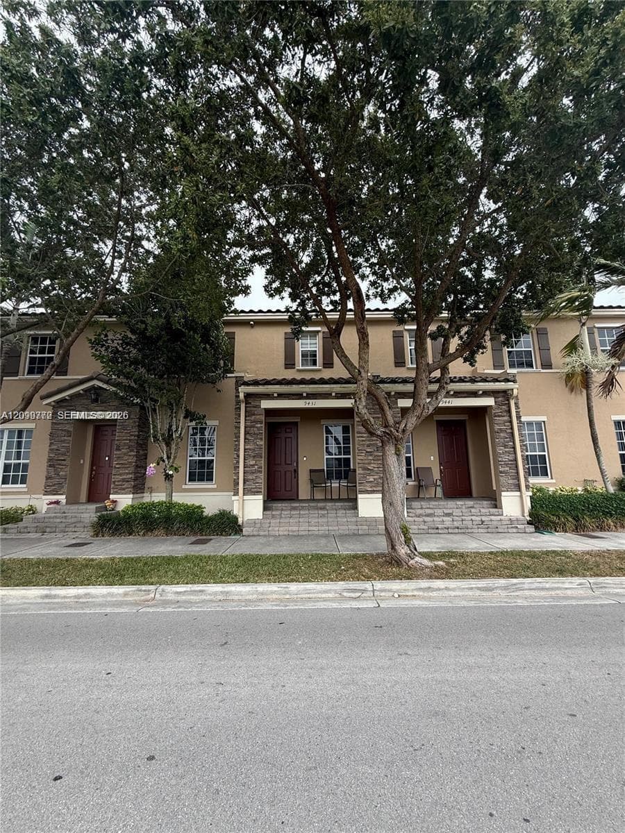 9431 SW 172nd Ave photo 2