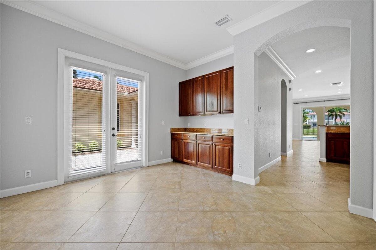 Breakfast Room