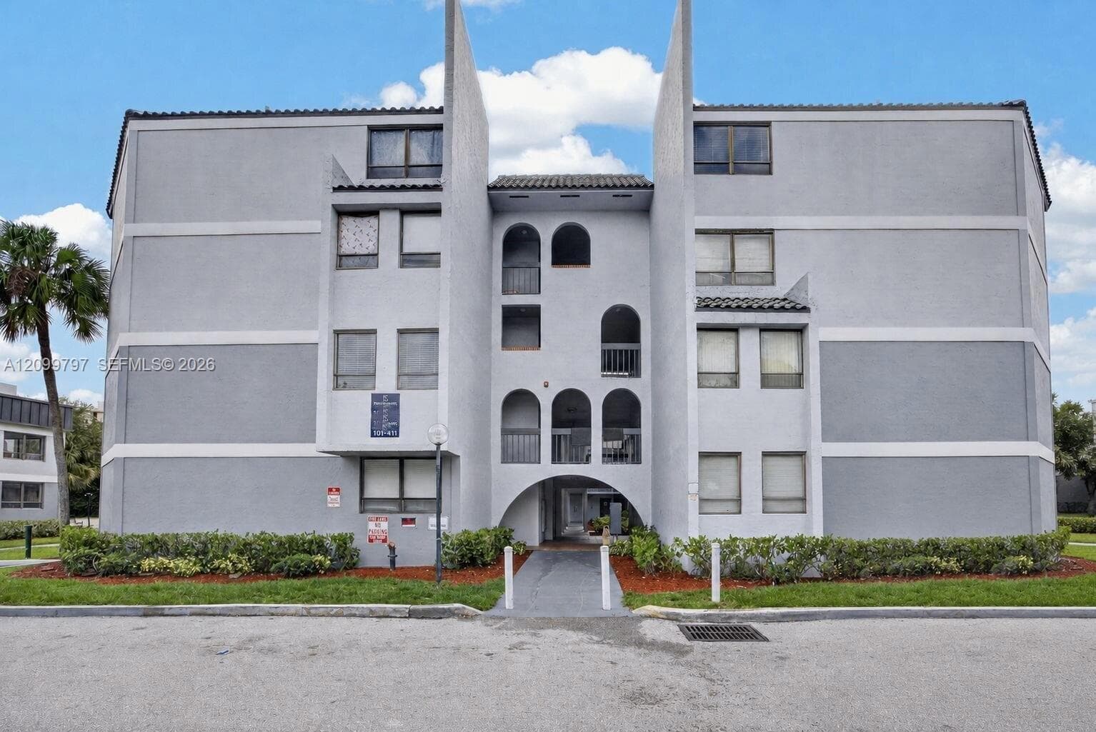 PRESIDENTIAL GOLFVIEW CON · #401 in West Palm Beach - Photo 2