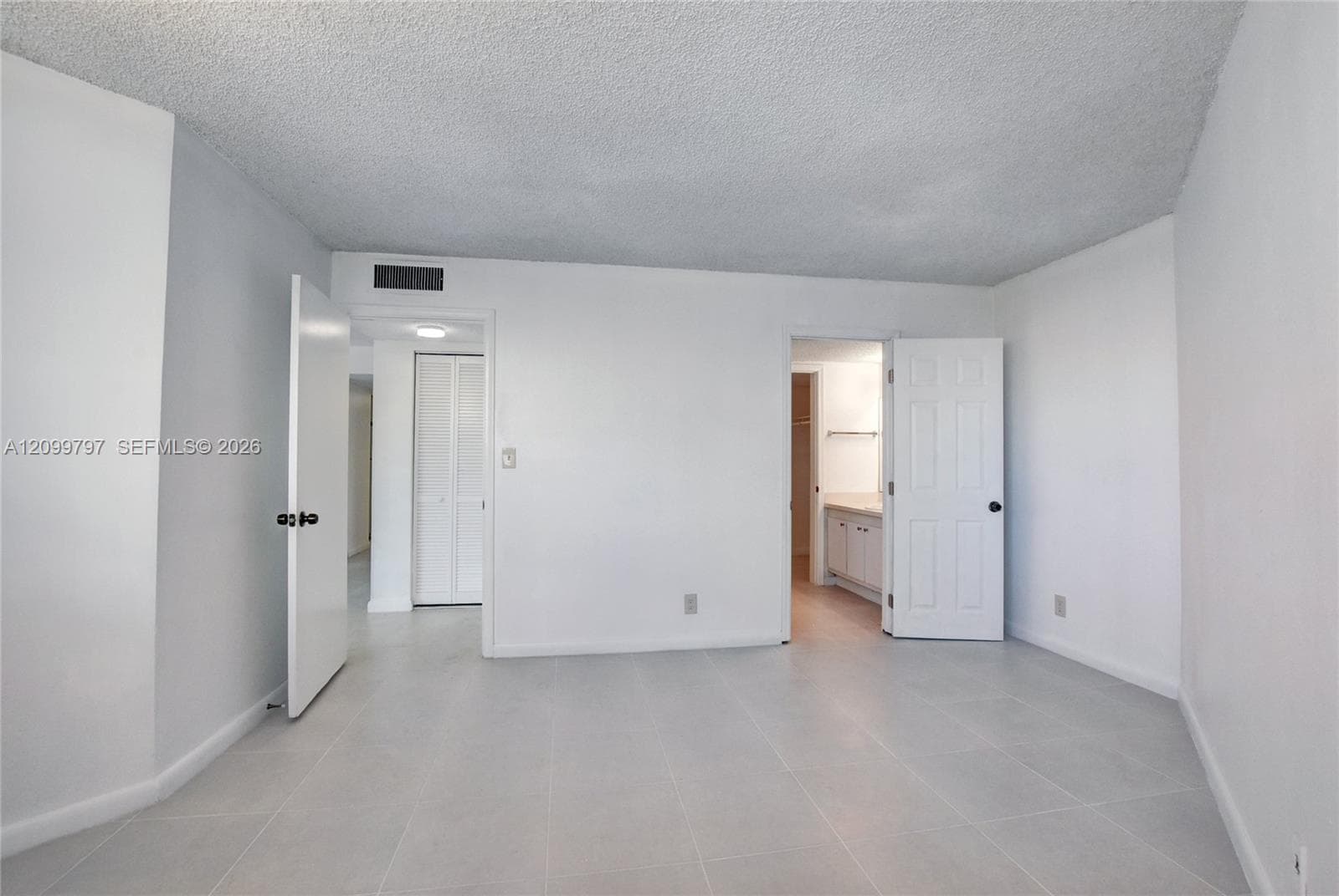 PRESIDENTIAL GOLFVIEW CON · #401 in West Palm Beach - Photo 22