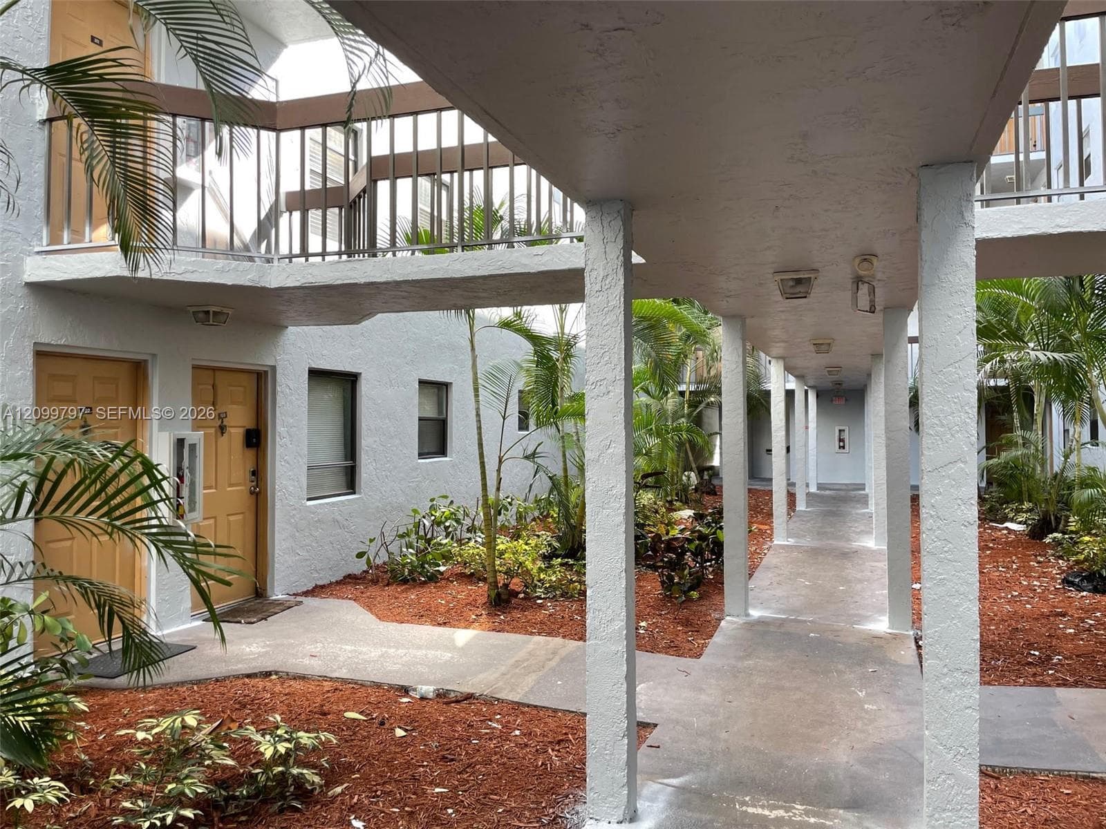 PRESIDENTIAL GOLFVIEW CON · #401 in West Palm Beach - Photo 7